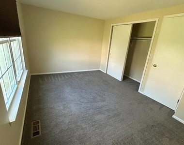 8447 Braxted Lane - Photo Thumbnail 13