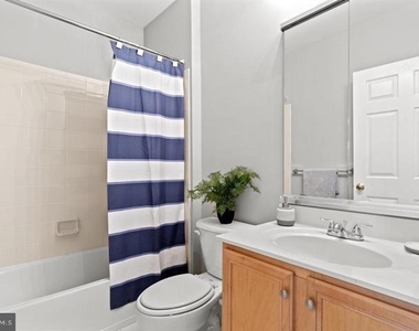 25840 Kirkwood Square - Photo Thumbnail 7