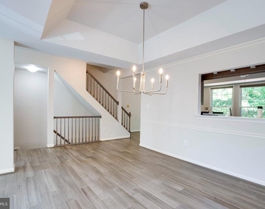 3105 Sutherland Hill Court - Photo Thumbnail 14