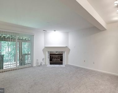 3105 Sutherland Hill Court - Photo Thumbnail 4