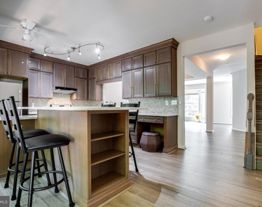 3105 Sutherland Hill Court - Photo Thumbnail 21