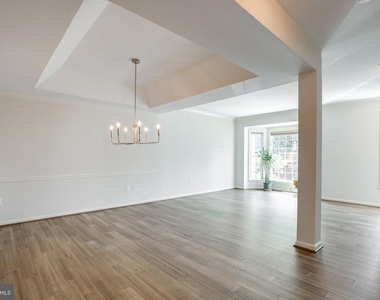 3105 Sutherland Hill Court - Photo Thumbnail 9