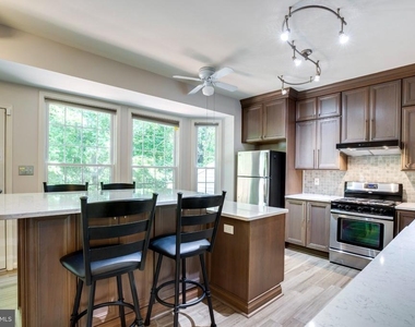 3105 Sutherland Hill Court - Photo Thumbnail 17