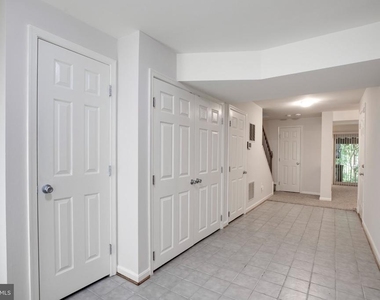 3105 Sutherland Hill Court - Photo Thumbnail 2
