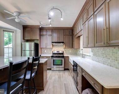 3105 Sutherland Hill Court - Photo Thumbnail 19