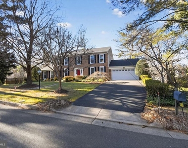 1302 Clayborne House Court - Photo Thumbnail 55