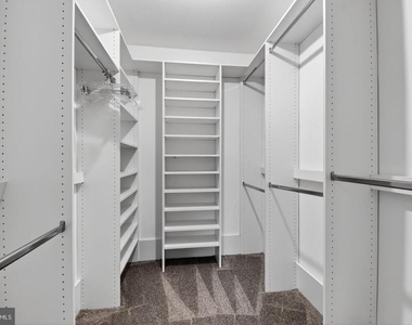 1302 Clayborne House Court - Photo Thumbnail 30