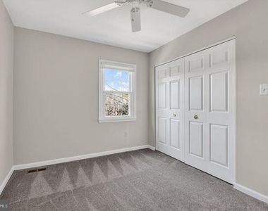 1302 Clayborne House Court - Photo Thumbnail 36