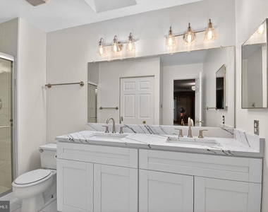 1302 Clayborne House Court - Photo Thumbnail 31