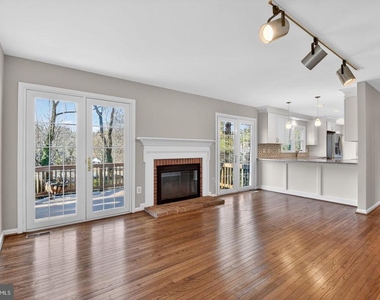 1302 Clayborne House Court - Photo Thumbnail 15