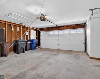 1302 Clayborne House Court - Photo Thumbnail 51