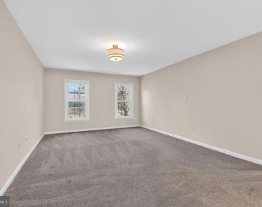 1302 Clayborne House Court - Photo Thumbnail 28