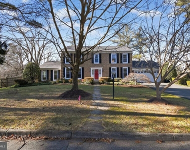 1302 Clayborne House Court - Photo Thumbnail 54
