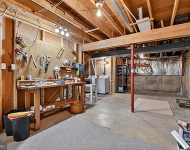 1302 Clayborne House Court - Photo Thumbnail 42