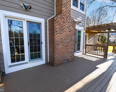 1302 Clayborne House Court - Photo Thumbnail 47