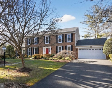 1302 Clayborne House Court - Photo Thumbnail 56