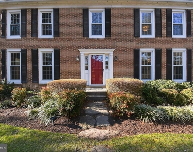 1302 Clayborne House Court - Photo Thumbnail 2
