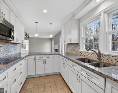 1302 Clayborne House Court - Photo Thumbnail 19