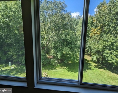 1110 Floyd Place - Photo Thumbnail 13