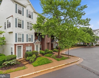 12753 Fair Crest Court - Photo Thumbnail 1