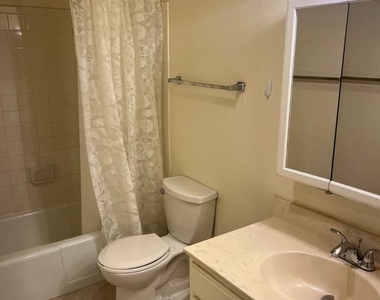 7621 Provincial Drive - Photo Thumbnail 14