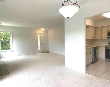 7594 Lakeside Village Drive - Photo Thumbnail 8