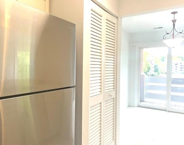 7594 Lakeside Village Drive - Photo Thumbnail 15