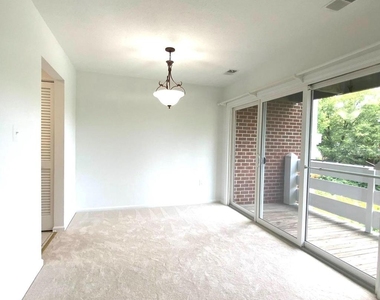 7594 Lakeside Village Drive - Photo Thumbnail 7