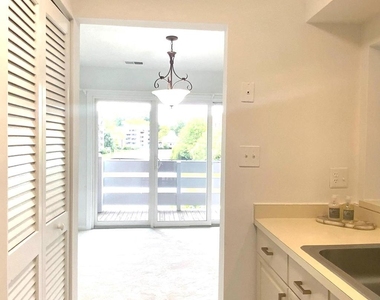7594 Lakeside Village Drive - Photo Thumbnail 17