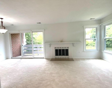 7594 Lakeside Village Drive - Photo Thumbnail 5