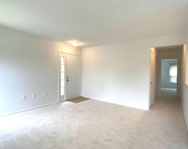 7594 Lakeside Village Drive - Photo Thumbnail 10