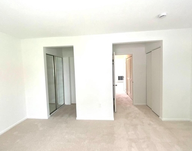7594 Lakeside Village Drive - Photo Thumbnail 27