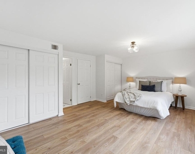5603 Independence Circle - Photo Thumbnail 19