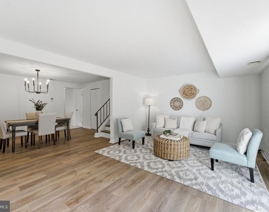 5603 Independence Circle - Photo Thumbnail 6