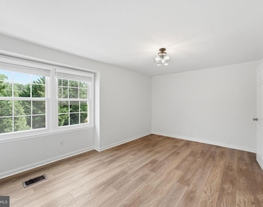 5603 Independence Circle - Photo Thumbnail 14