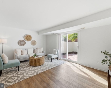5603 Independence Circle - Photo Thumbnail 5