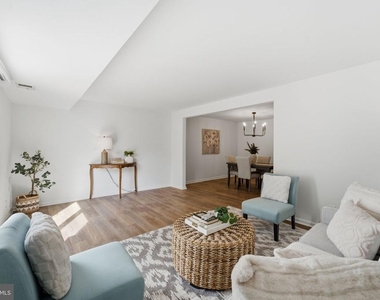 5603 Independence Circle - Photo Thumbnail 7