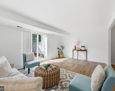 5603 Independence Circle - Photo Thumbnail 8