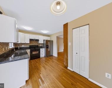 4624 Flatlick Branch Drive - Photo Thumbnail 7
