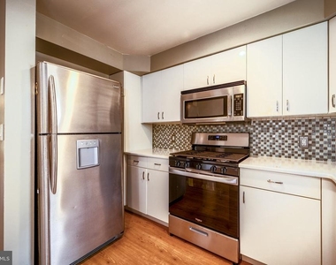 7804 Colonial Springs Boulevard - Photo Thumbnail 8