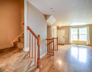 7804 Colonial Springs Boulevard - Photo Thumbnail 14