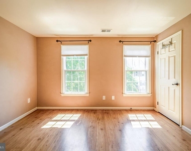 7804 Colonial Springs Boulevard - Photo Thumbnail 21
