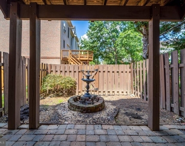 7804 Colonial Springs Boulevard - Photo Thumbnail 30