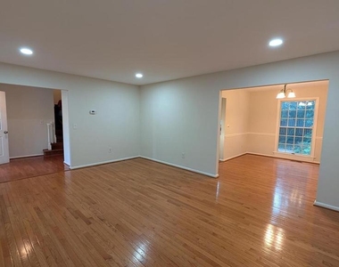 4500 Stone Pine Court - Photo Thumbnail 10