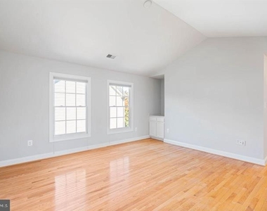 2038 Madrillon Road - Photo Thumbnail 27