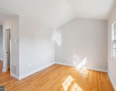2038 Madrillon Road - Photo Thumbnail 31