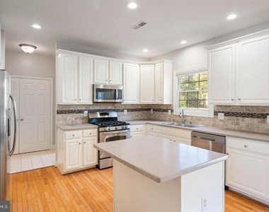 2038 Madrillon Road - Photo Thumbnail 12