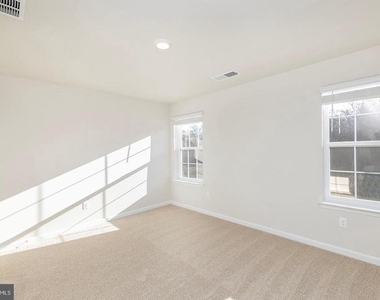 174 Hamstead Drive - Photo Thumbnail 12
