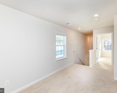 174 Hamstead Drive - Photo Thumbnail 10