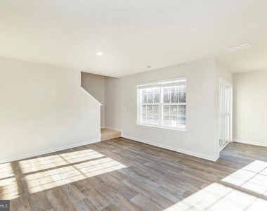 174 Hamstead Drive - Photo Thumbnail 7